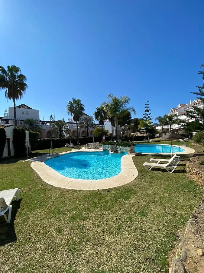 Luxury Beach Side Apartment In Marbella Playa 0*,