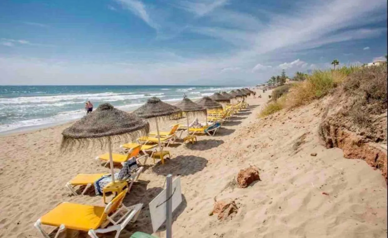Luxury Beach Side Apartment In Marbella Playa